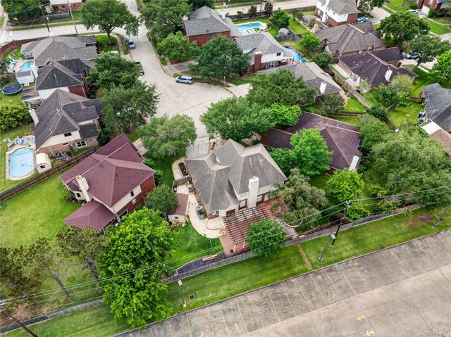 15502 Contender Lane, Friendswood, TX 77546