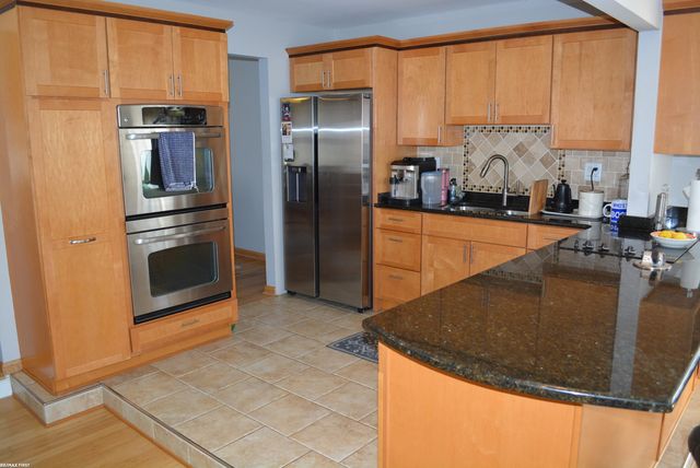 11076 Lesure Drive, Sterling Heights, MI 48312