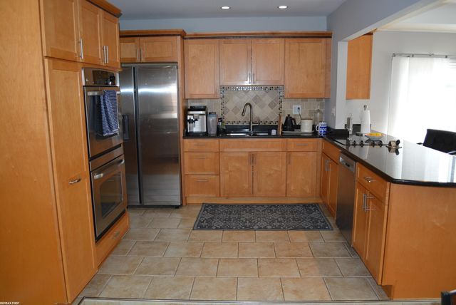 11076 Lesure Drive, Sterling Heights, MI 48312