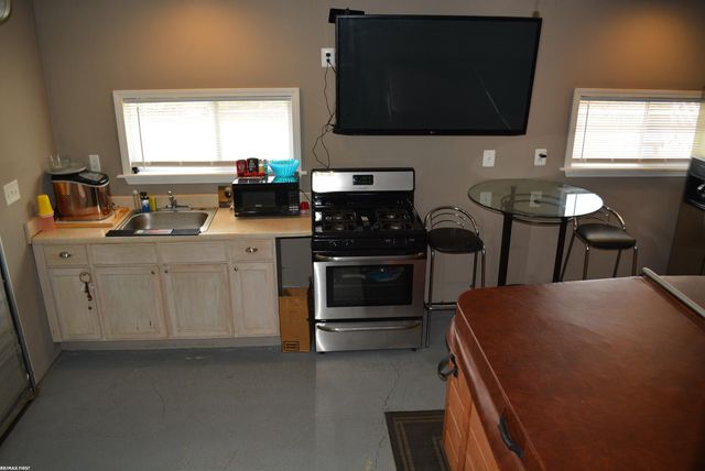 11076 Lesure Drive, Sterling Heights, MI 48312