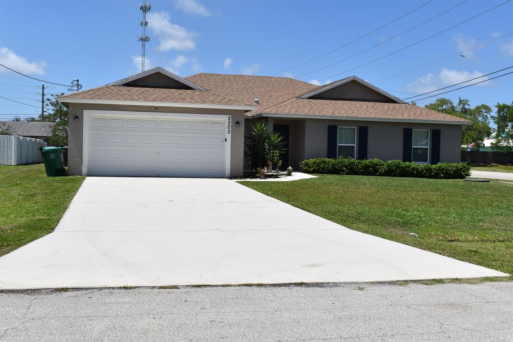 2202 SE Lucaya Street, Port St. Lucie, FL 34952