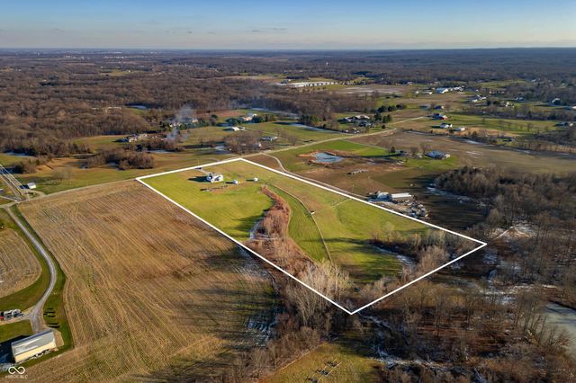 6628 S 125 W, Trafalgar, IN 46181