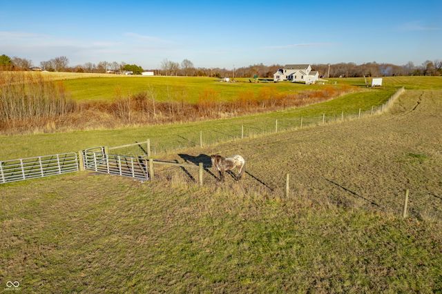 6628 S 125 W, Trafalgar, IN 46181