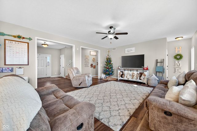 6628 S 125 W, Trafalgar, IN 46181