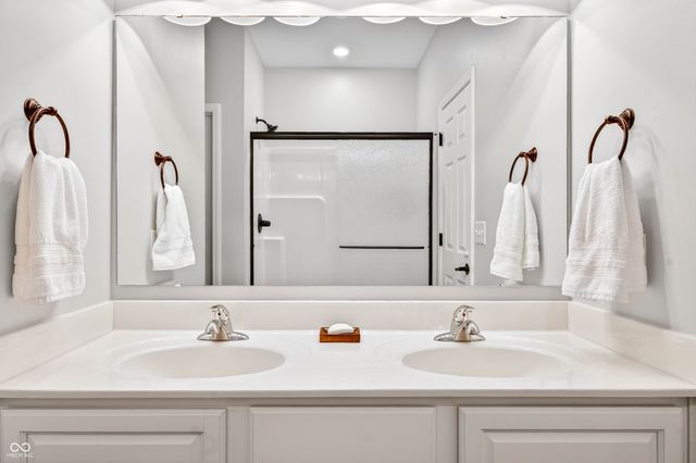 6628 S 125 W, Trafalgar, IN 46181