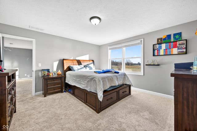 6628 S 125 W, Trafalgar, IN 46181