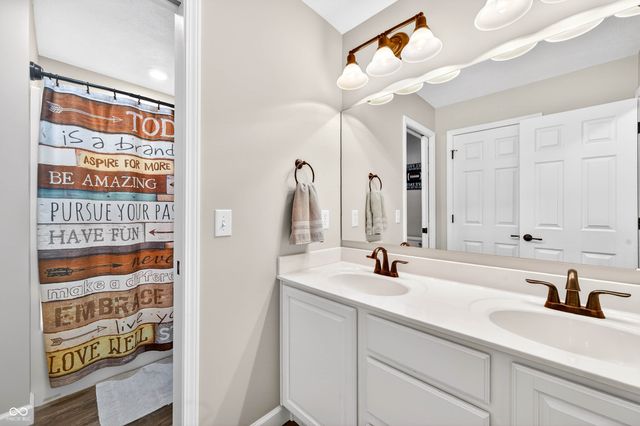 6628 S 125 W, Trafalgar, IN 46181