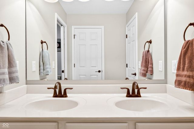 6628 S 125 W, Trafalgar, IN 46181