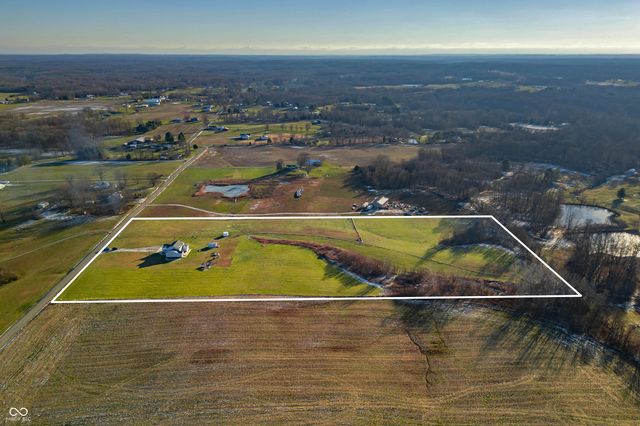 6628 S 125 W, Trafalgar, IN 46181