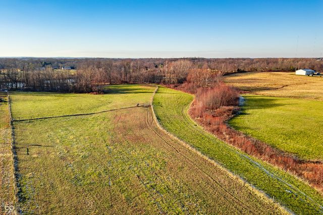 6628 S 125 W, Trafalgar, IN 46181