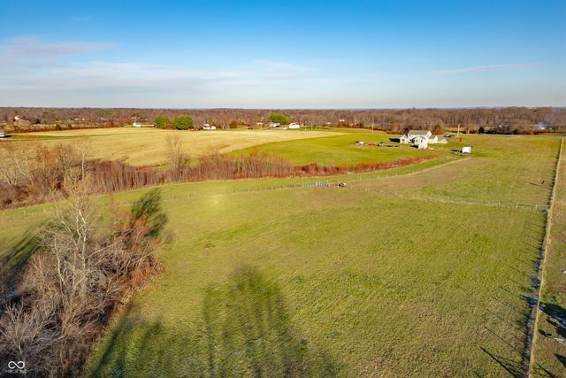 6628 S 125 W, Trafalgar, IN 46181