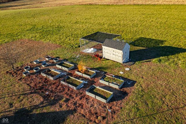 6628 S 125 W, Trafalgar, IN 46181