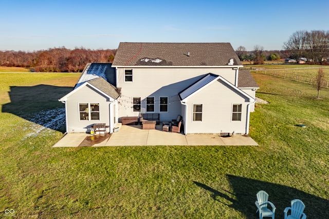 6628 S 125 W, Trafalgar, IN 46181