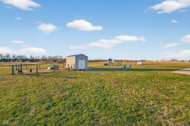 6628 S 125 W, Trafalgar, IN 46181