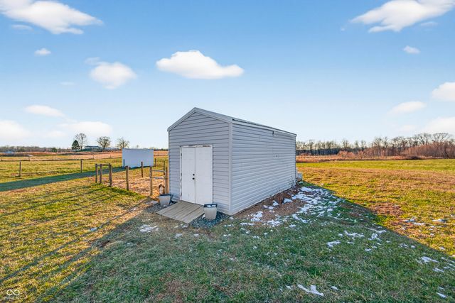 6628 S 125 W, Trafalgar, IN 46181