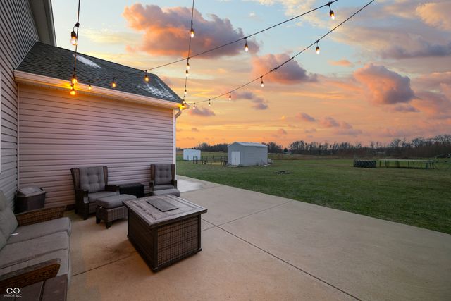 6628 S 125 W, Trafalgar, IN 46181