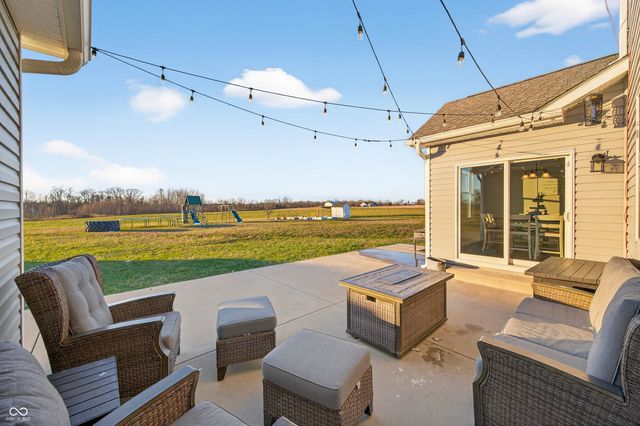 6628 S 125 W, Trafalgar, IN 46181