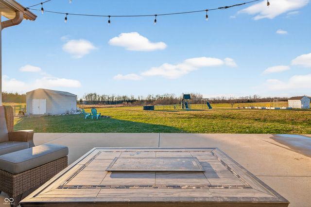 6628 S 125 W, Trafalgar, IN 46181