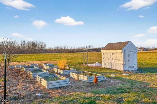 6628 S 125 W, Trafalgar, IN 46181