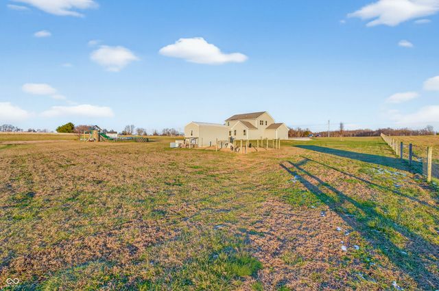 6628 S 125 W, Trafalgar, IN 46181