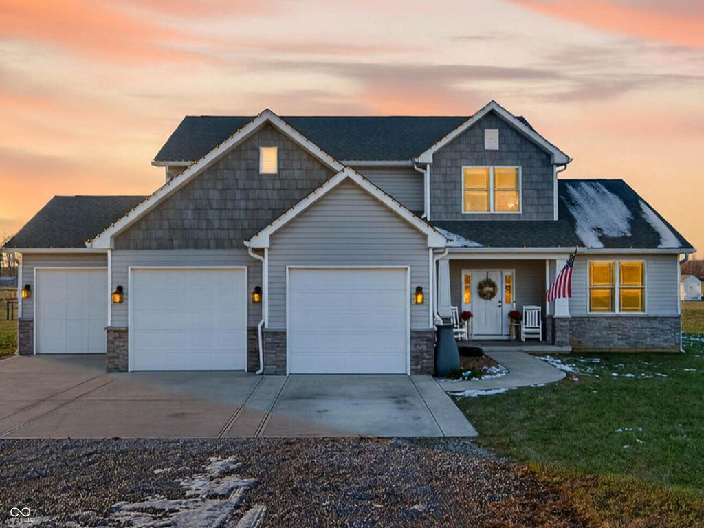 6628 S 125 W, Trafalgar, IN 46181