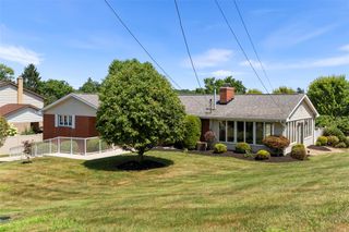 111 Carolyn Dr, North Fayette, PA 15108