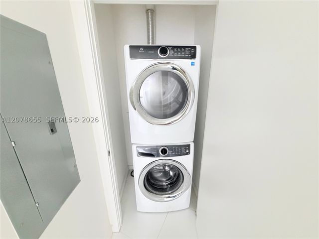 851 NE 1st Ave 3202, Miami, FL 33132