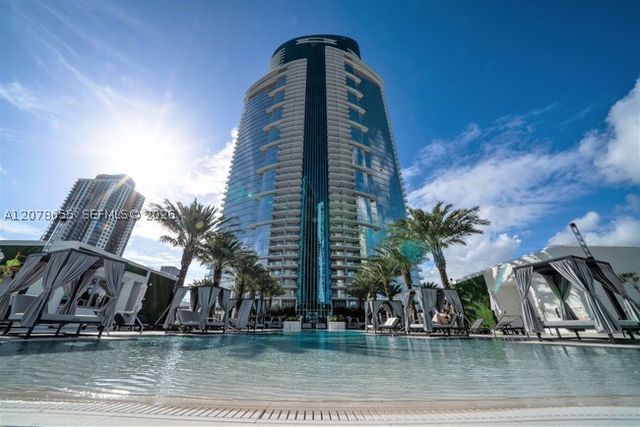 851 NE 1st Ave 3202, Miami, FL 33132