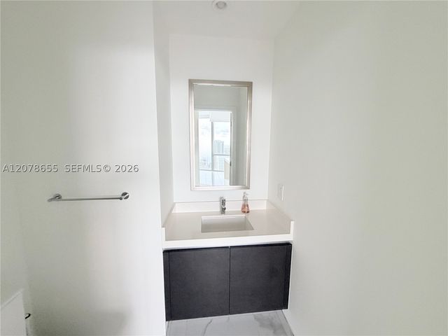 851 NE 1st Ave 3202, Miami, FL 33132