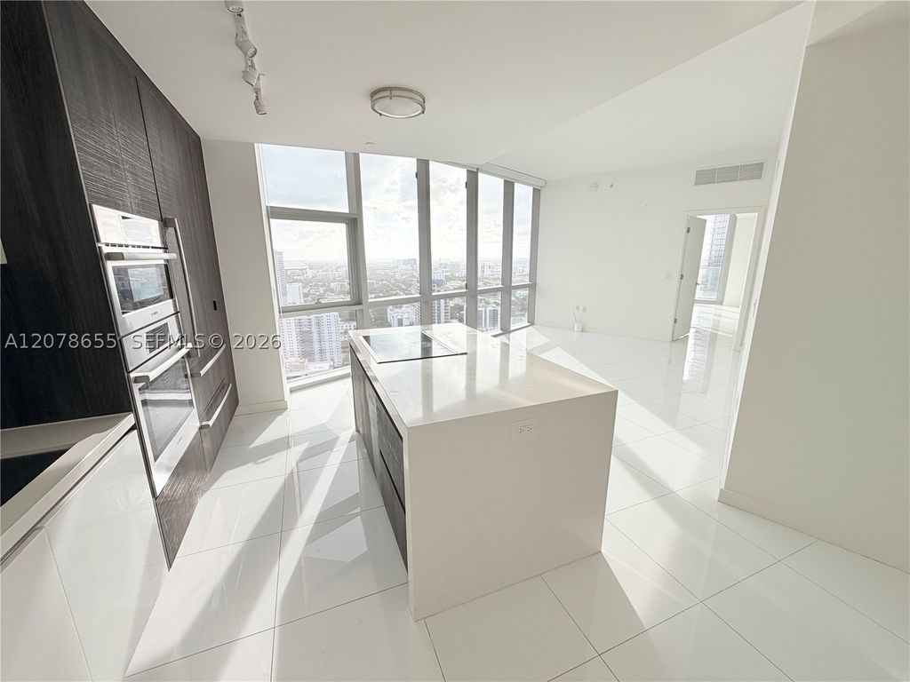 851 NE 1st Ave 3202, Miami, FL 33132