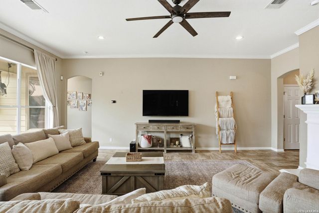 58 Horseshoe Cyn, San Antonio, TX 78258