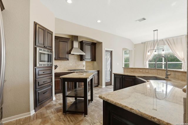 58 Horseshoe Cyn, San Antonio, TX 78258