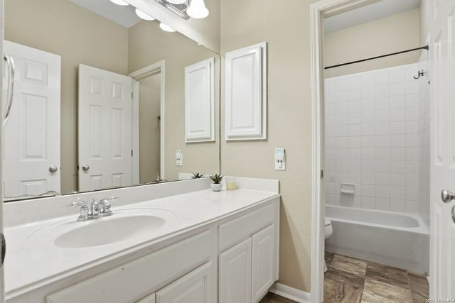 58 Horseshoe Cyn, San Antonio, TX 78258