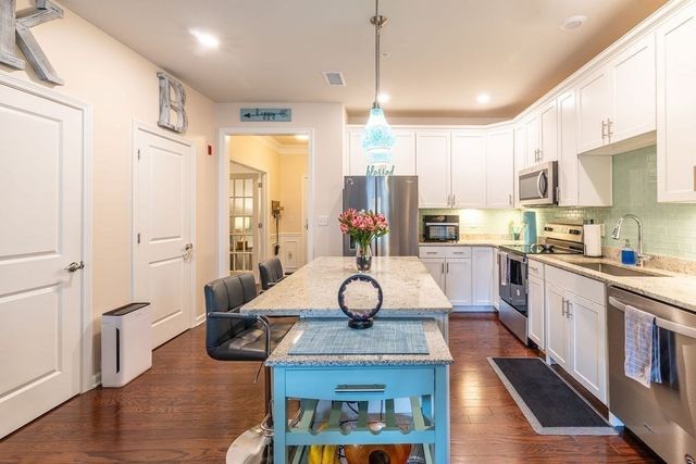 230 Martins Landing 102, North Reading, MA 01864