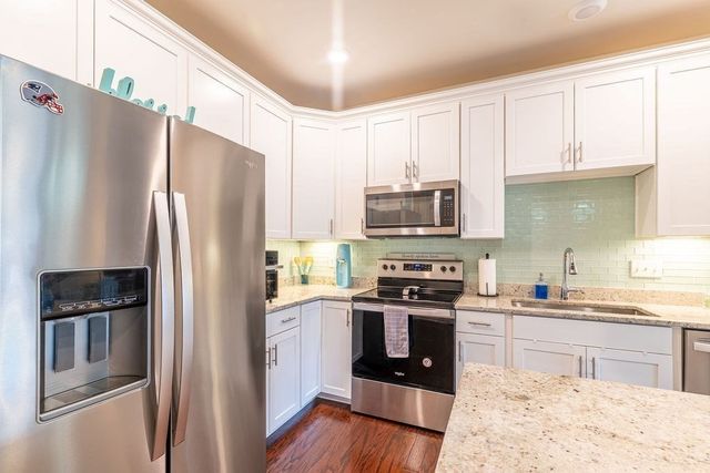 230 Martins Landing 102, North Reading, MA 01864