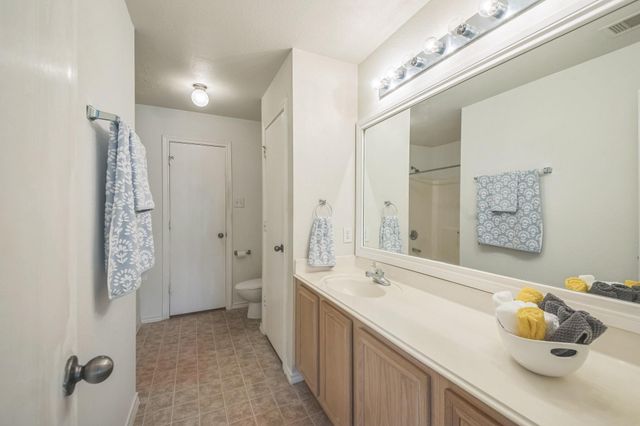 5751 Wandering Creek Drive, Richmond, TX 77469