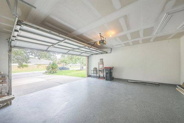 5751 Wandering Creek Drive, Richmond, TX 77469