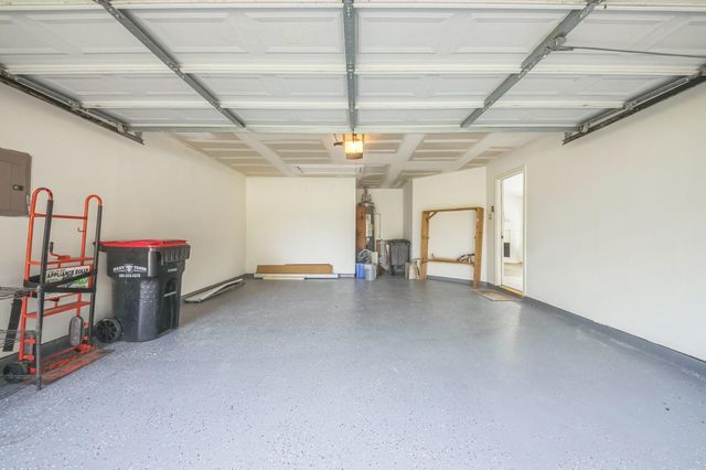 5751 Wandering Creek Drive, Richmond, TX 77469