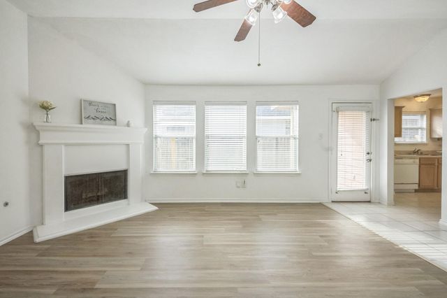 5751 Wandering Creek Drive, Richmond, TX 77469