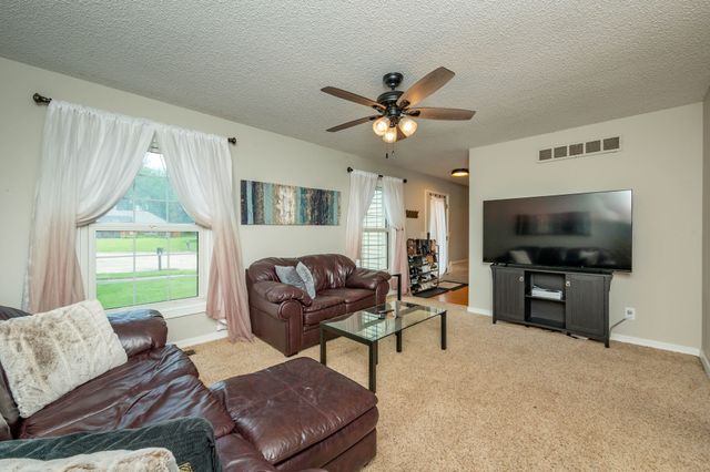 1900 Juniper Court, Des Moines, IA 50320