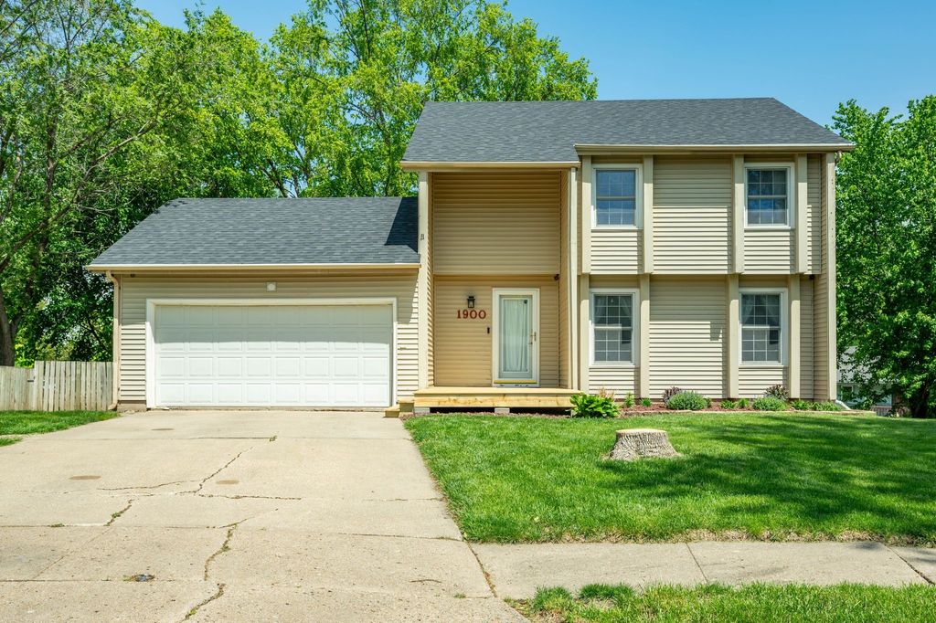 1900 Juniper Court, Des Moines, IA 50320