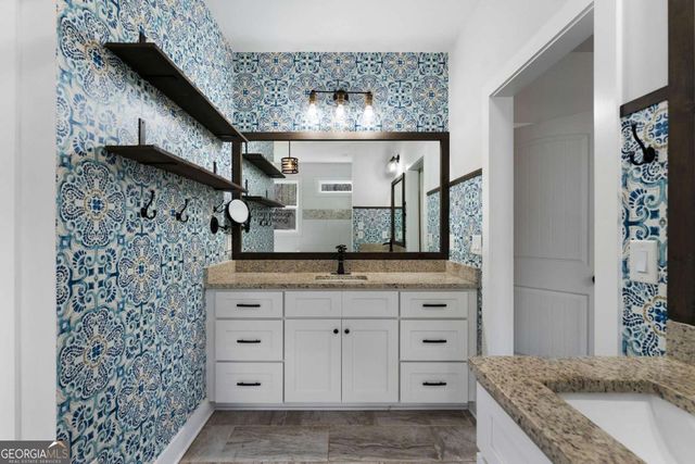 401 Blossom Trail, Acworth, GA 30101