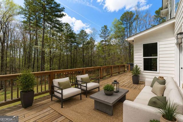 401 Blossom Trail, Acworth, GA 30101