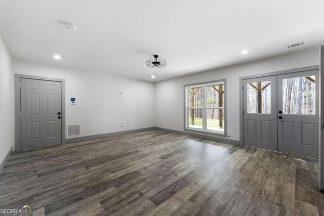 401 Blossom Trail, Acworth, GA 30101