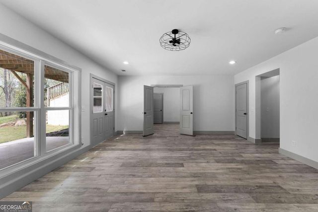 401 Blossom Trail, Acworth, GA 30101