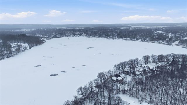 23549 Forest Shores Drive, Cassopolis, MI 49031