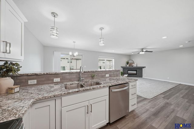 8200 Ventura Place, Lincoln, NE 68505