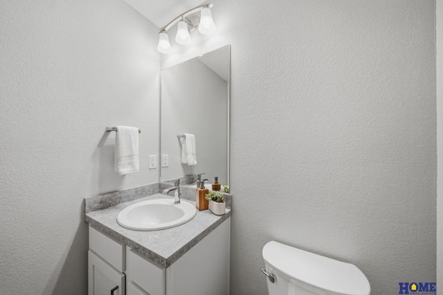 8200 Ventura Place, Lincoln, NE 68505
