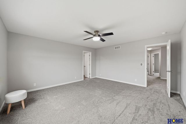 8200 Ventura Place, Lincoln, NE 68505