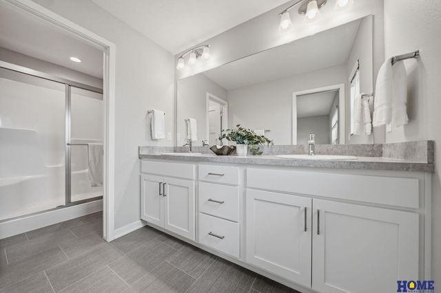 8200 Ventura Place, Lincoln, NE 68505